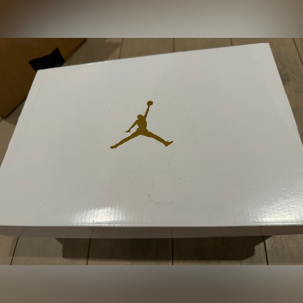 NWT: Nike Air Jordan 1 Mid Let(Her)Man sneakers in Sail, Chili Red & Black, sz 8 - Picture 13 of 14